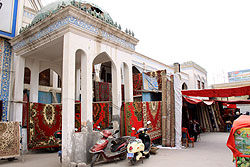 カシュガルの市場の絨毯