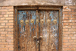カシュガルのウイグル民族が住む旧市街のドア 