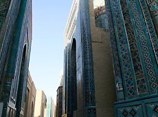 ウズベキスタンのサマルカンドにあるシャーヒ・ジンダ廟