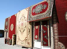 ウズベキスタン ブハラの町の絨毯