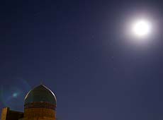 ウズベキスタンの世界遺産ブハラの月夜