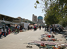 ウズベキスタンのサマルカンドの市場シャブバザール